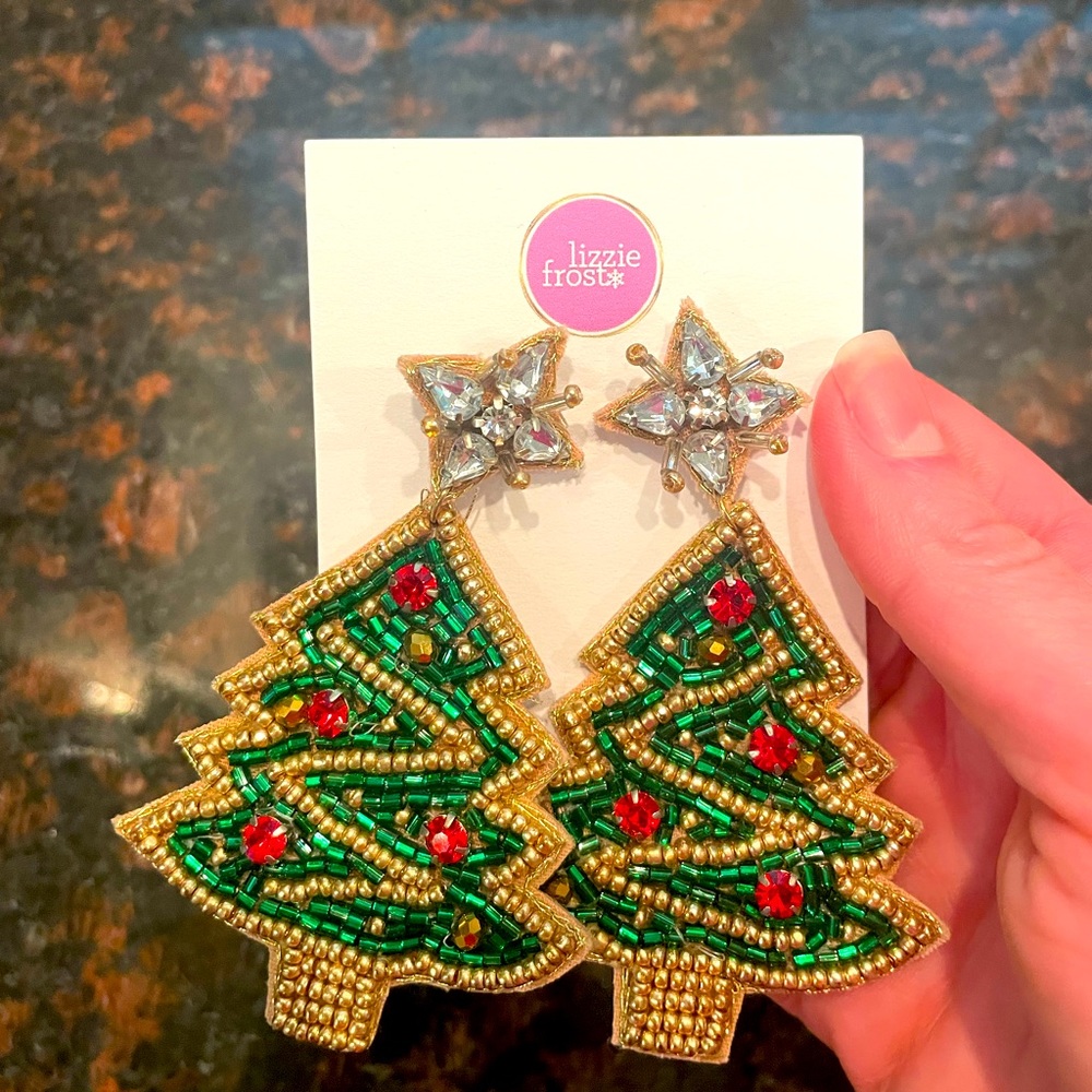 NWOT Hand beaded Christmas Tree earrings